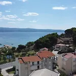 Apartment Nikola Skarica 8 *