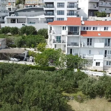 Nikola Skarica 8 Apartment *
